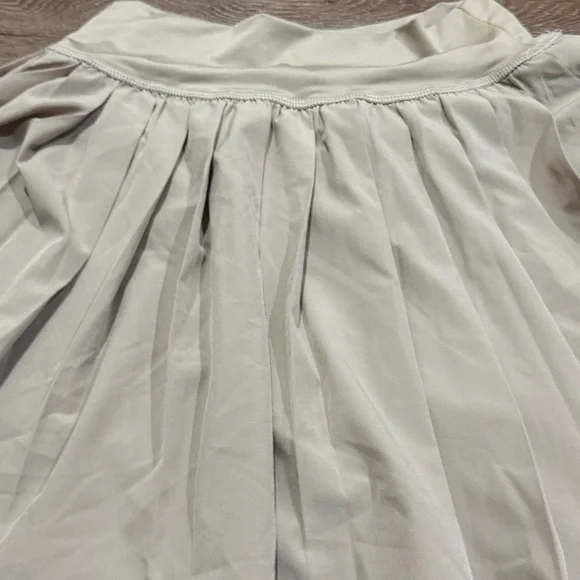 Vanilla Star Cream Pleated Tennis Skort - Picture 3 of 6